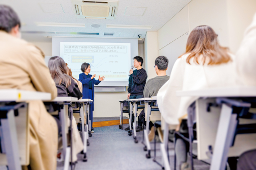 国際政治経済学科