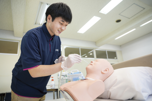 進化し続ける介護技術を現場との深い繋がりから実践レベルで学びます。