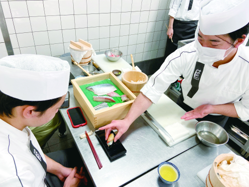 日本料理クリエイティブ経営学科