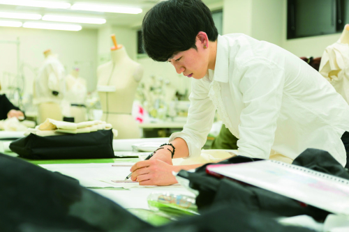 ファッションクリエイター夜間学科（夜間部3年制）