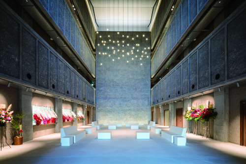 大学にお城！？ SNSで話題の新校舎！