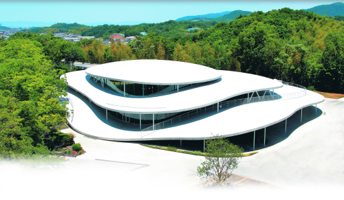 未来を描き、時代をつくる。 あたらしい「ジブン」が、ここから始まる。