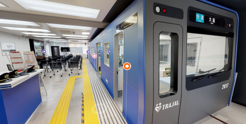 車両と駅が再現された実習室で 現場に即した実践力を身につける。