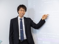 坂東 佑一 先生