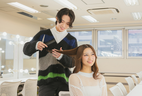 4年制 週3日 美容師＆メイク専攻