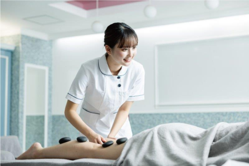 エステ・メイク・ネイルコース（2年制）