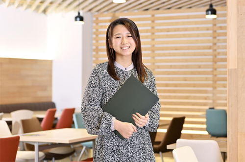 愛知県 あいち造形デザイン専門学校高等課程出身 角田七彩さん