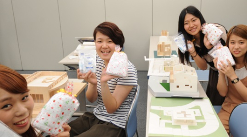 毎週土曜日 13:00より西沢学園本部校舎にて開催！