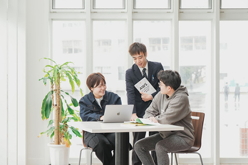 情報・AI・データサイエンス学科 デジタルコンテンツ分野／知的情報ネットワーク分野／情報工学ビジネス分野／スポーツサイエンス分野