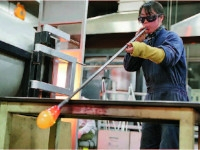 金属工芸コース／陶芸コース／ガラス工芸コース／テキスタイル・染織コース