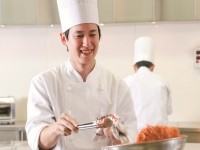 ダブルライセンス進学制度【 製菓技術科〔1年制〕+調理師科〔1年制〕】