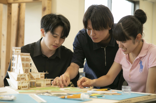 建築設計科（2年制・70名）