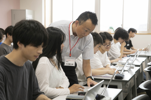 情報システム科（2年制・35名）
