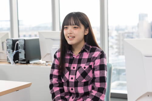  秦 寧彩さん