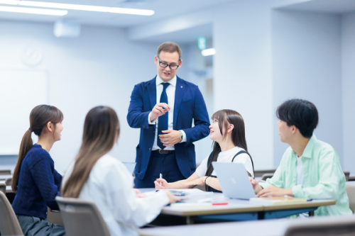 英語コミュニケーション学科