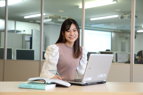 大阪情報専門学校