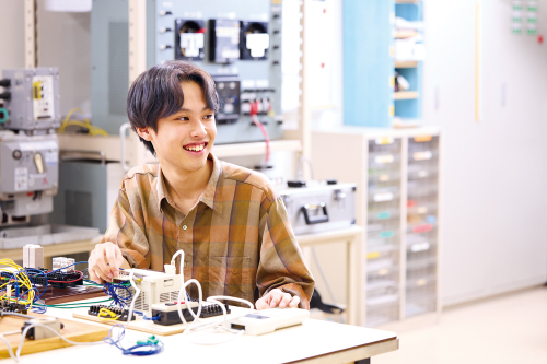 電気工学科（2年制）※経済産業省・国土交通省・総務省認定学科