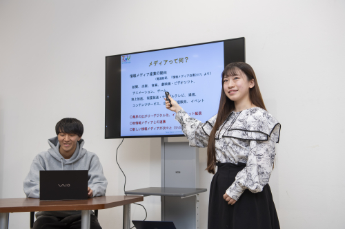 現代ビジネス学科