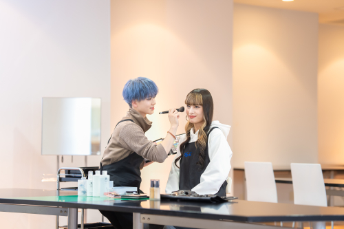 ヘアメイクアップアーティストコース