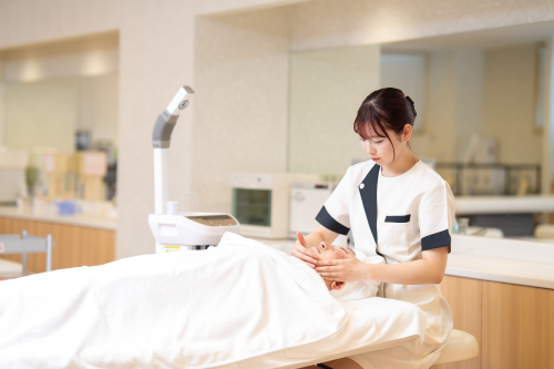 エステティシャンコース（女子のみ）