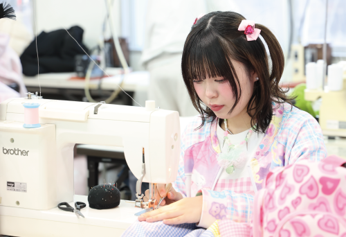 マロニエの最大の魅力「少人数制 × 完全個人制作」