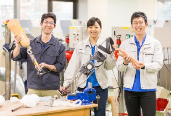 義肢装具学科の学生たち