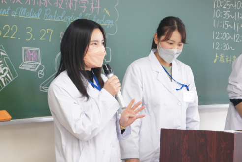 学生と講師の画像２