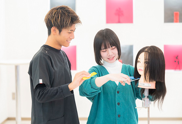 ユニバーサル美容専門学校イメージ画像