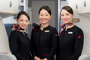 キャビンアテンダント 大阪外語専門学校 専門学校 大学の情報なら さんぽう進学ネット