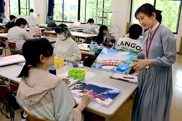 総合芸術を学べる課題「絵本制作」